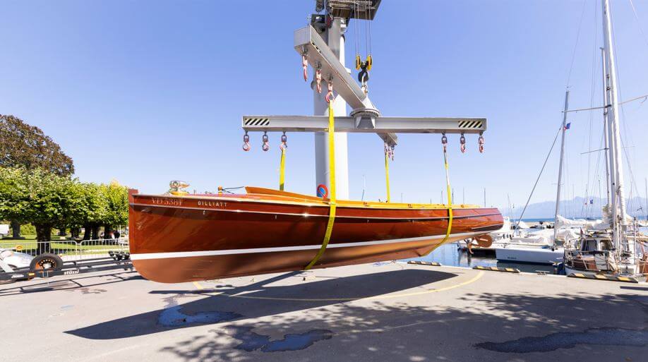 GILLIAT, mise à l'eau depuis Rolle - Photo: Nicolas Lieber