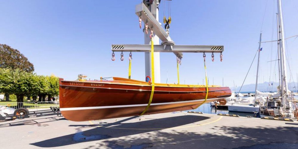 GILLIAT, mise à l'eau depuis Rolle - Photo: Nicolas Lieber